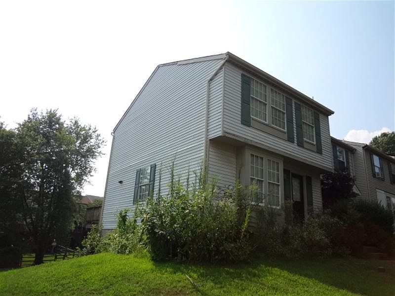 2nd image of 229 Lodgecliffe Ct