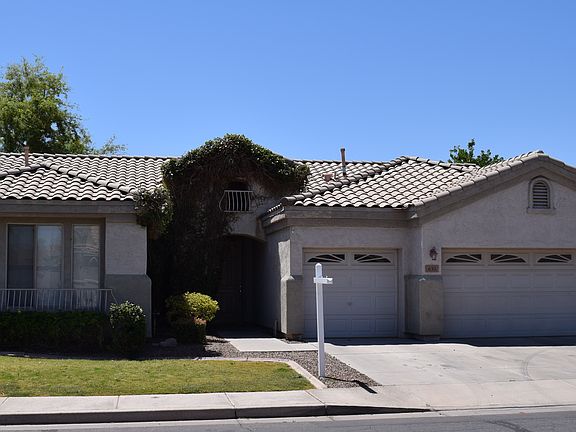 2nd image of 633 W Raven Dr