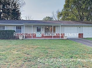 910 NE 43rd St, Ocala, FL 34479