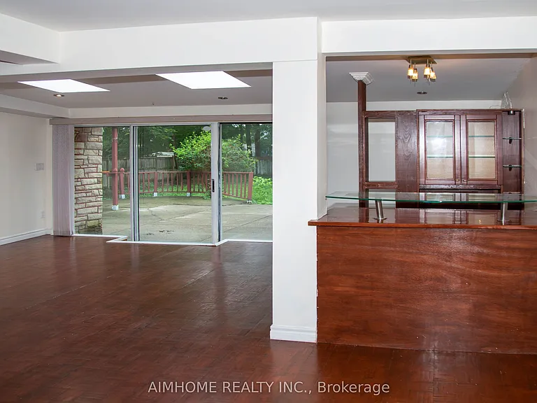 9890 Bayview Ave — Photo 14