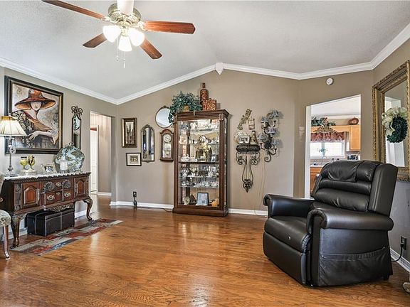 3rd image of 2129 Bradford Pl