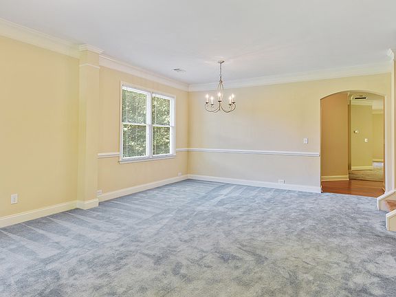4th image of 305 Canter Way #75