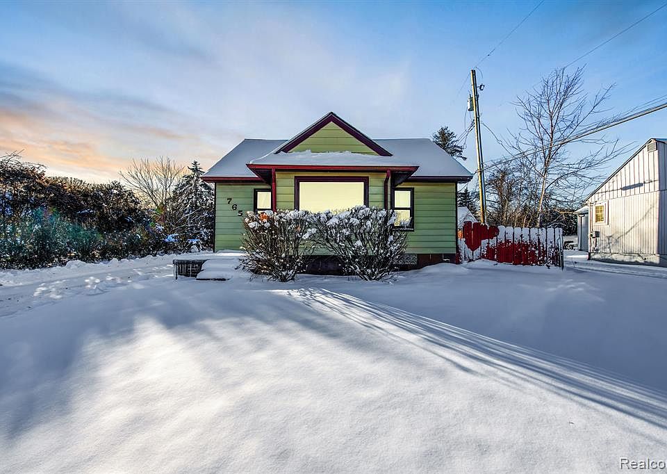 765 Scott Lake Rd, Waterford, MI 48328 Zillow
