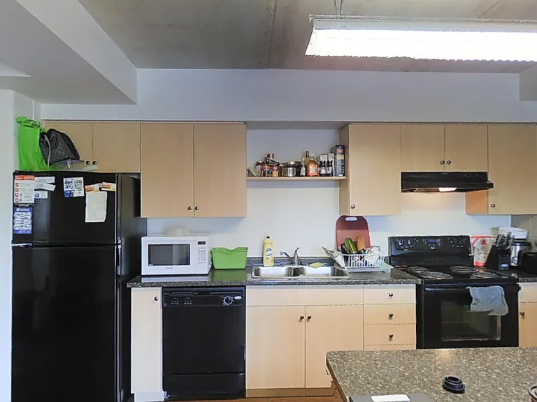 321 Lester St — Photo 13