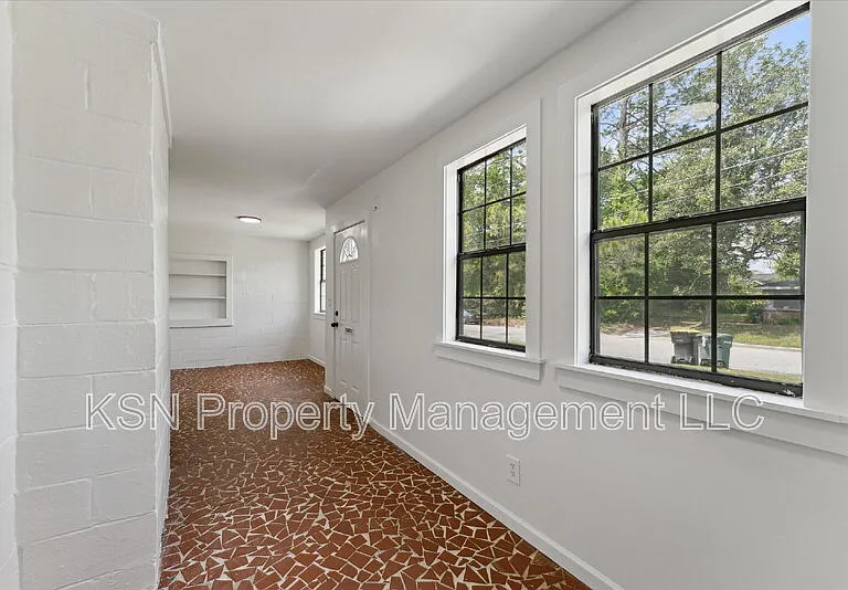 1921 Fitzgerald St — Photo 6