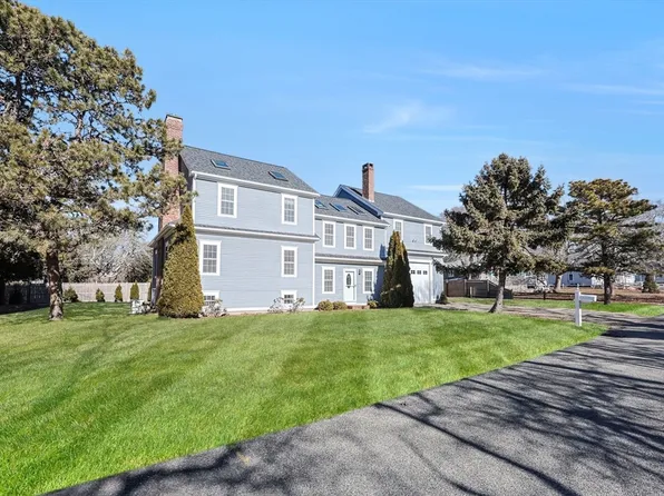 40 Virginia St, West Yarmouth, MA 02673