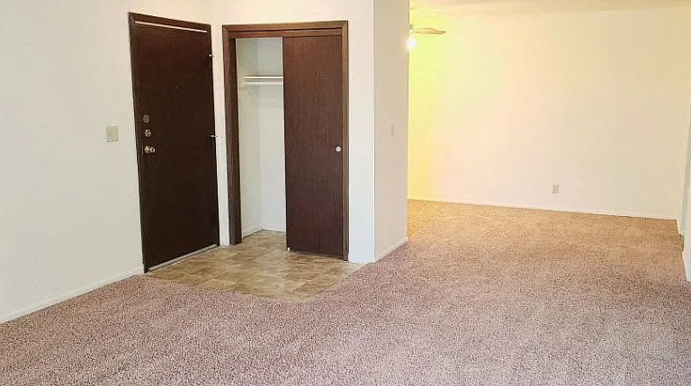 Kimberly Club Apartments — Photo 116