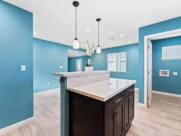 1326 W Ivesbrook St — Photo 12