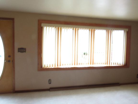 3rd image of 4119 Kruschke Ave