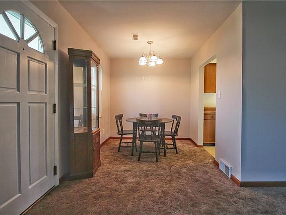 5th image of 18430 Puritas Ave