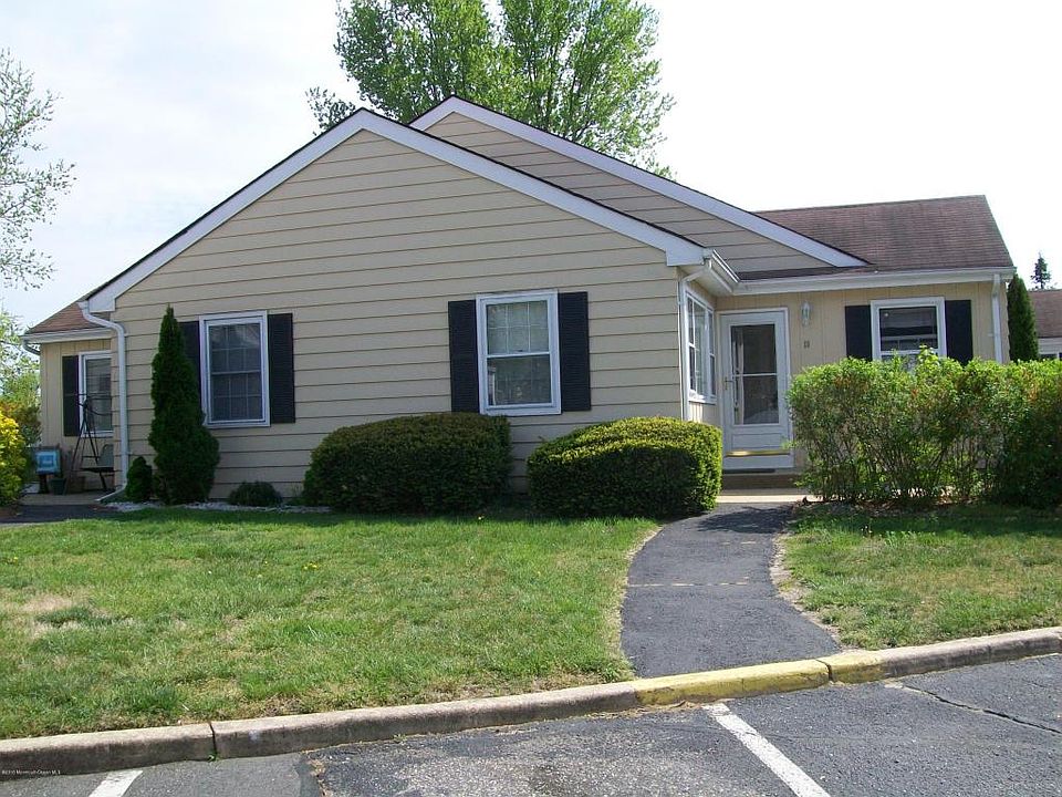 1st image of 18 Dover Walk
