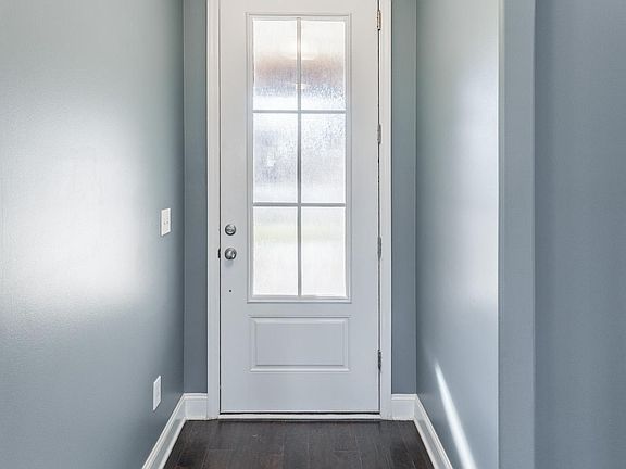 5th image of 121 Cove Brook Dr