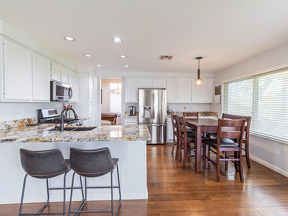 5th image of 1241 W Canary Way