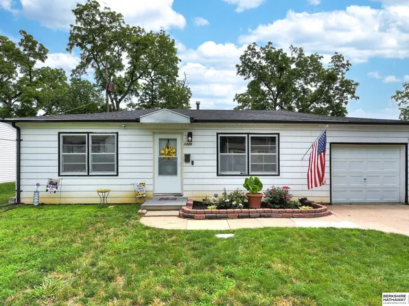7329 S 69th St, La Vista, NE 68128