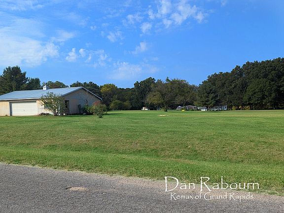 3rd image of LOT River Ln