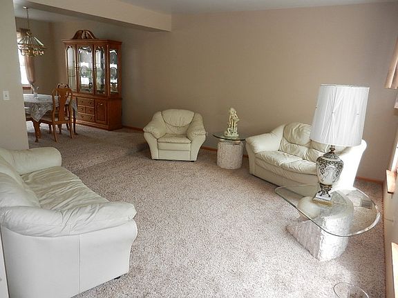 3rd image of 1156 Newburg Ct