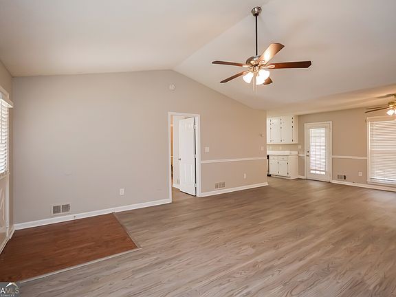 3rd image of 4801 Cedar Brook Dr SE