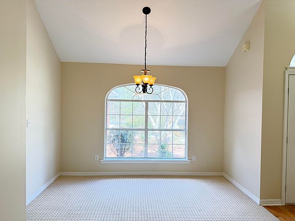 5th image of 306 Beaver Lake Rd