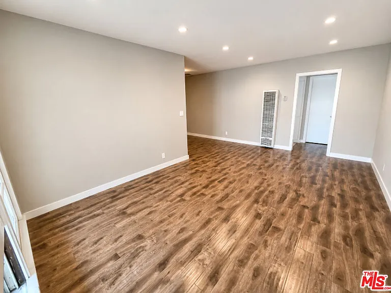 6172 Packard St — Photo 2