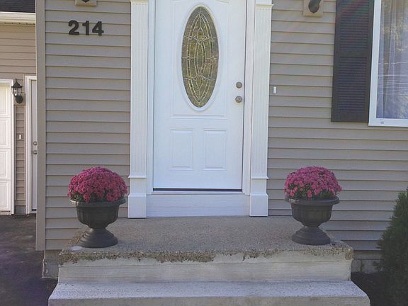 2nd image of 214 Pierce Ave
