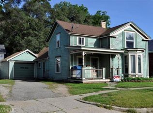 106 S Webster St, Greenville, MI 48838
