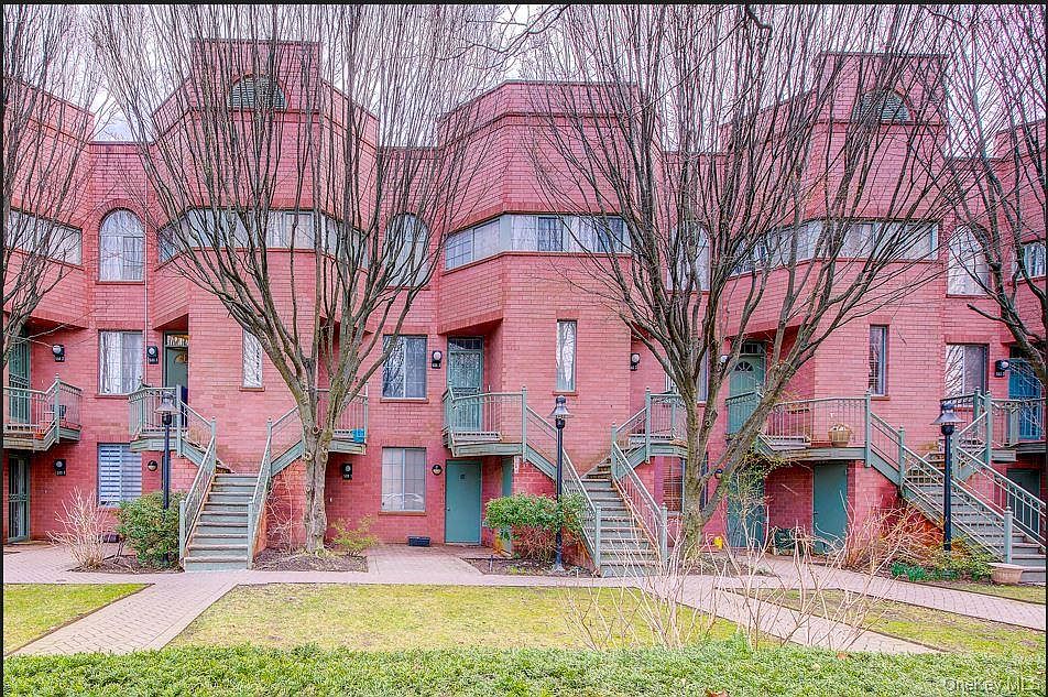 1st image of 588 Louisiana Avenue #3