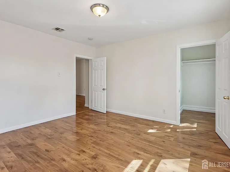 660 Charles St #2 — Photo 10