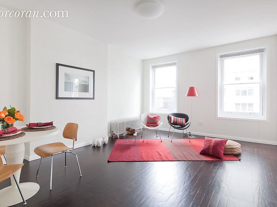 1st image of 24 Greenwich Ave APT 3
