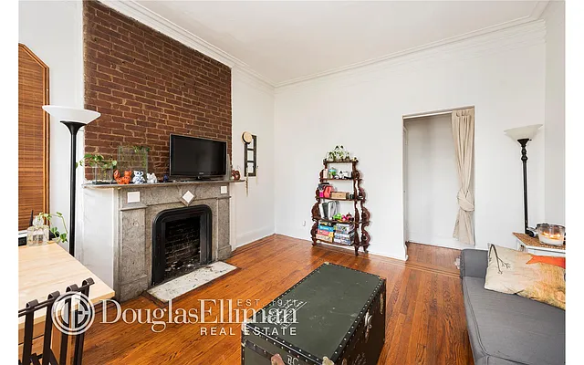 Rented by Douglas Elliman | media 26