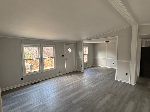 4th image of 120 Skyline Dr
