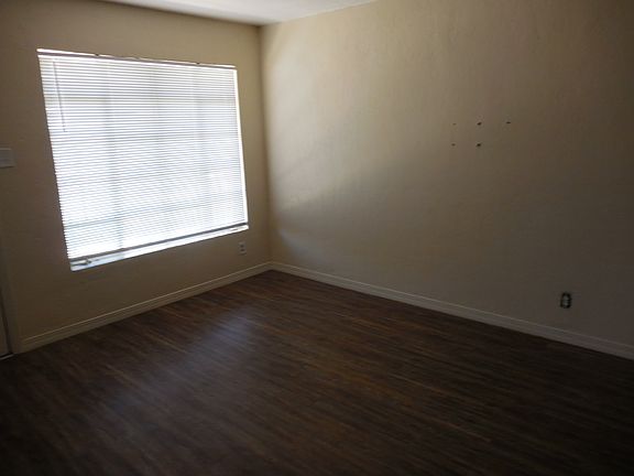 3rd image of 701 W Yandell Dr Unit 2-1