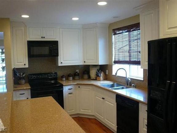 4th image of 1731 E Edgemont Dr