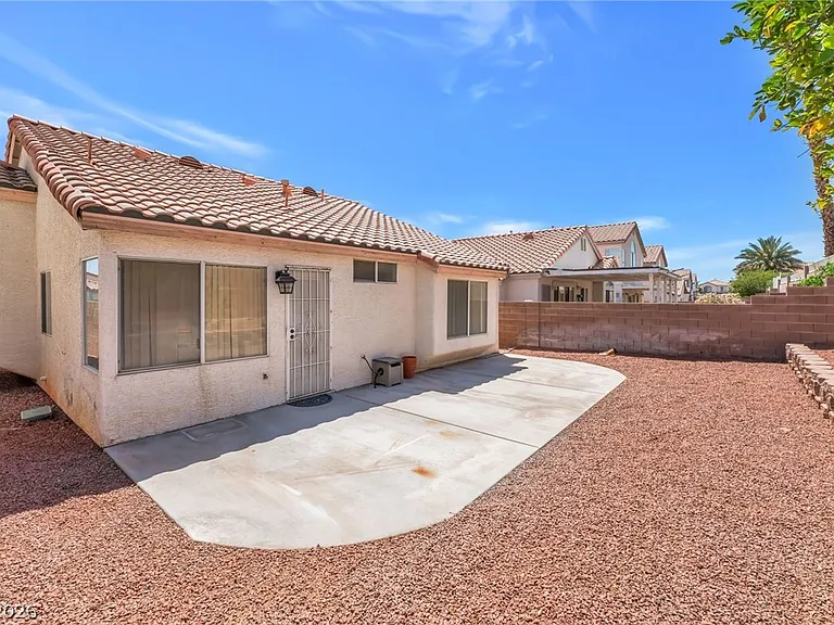 3523 Autumn Rain Ct — Photo 34