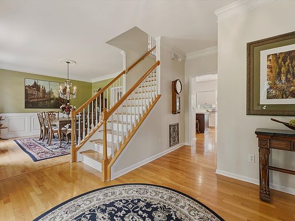 5th image of 407 Springhouse Ct