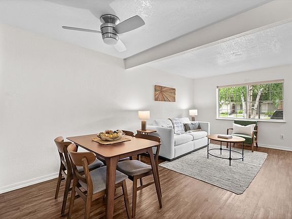 3rd image of 2721 Crystal Ct APT 4