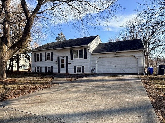 1st image of 209 Wisteria Way