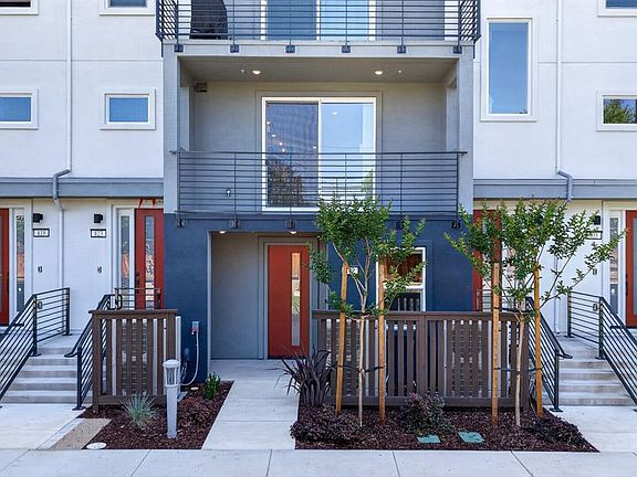 4th image of 827 Redberry Way