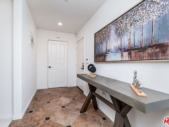 3rd image of 6020 Seabluff Dr Unit 324