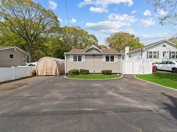 164 Dare Road, Selden, NY 11784