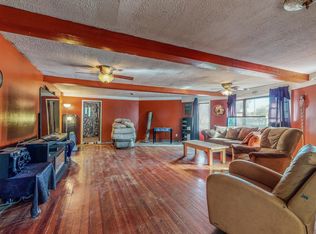 352 3rd St, Creston, NE 68631