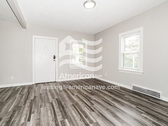 1477032_004_living_room_12854006.jpg