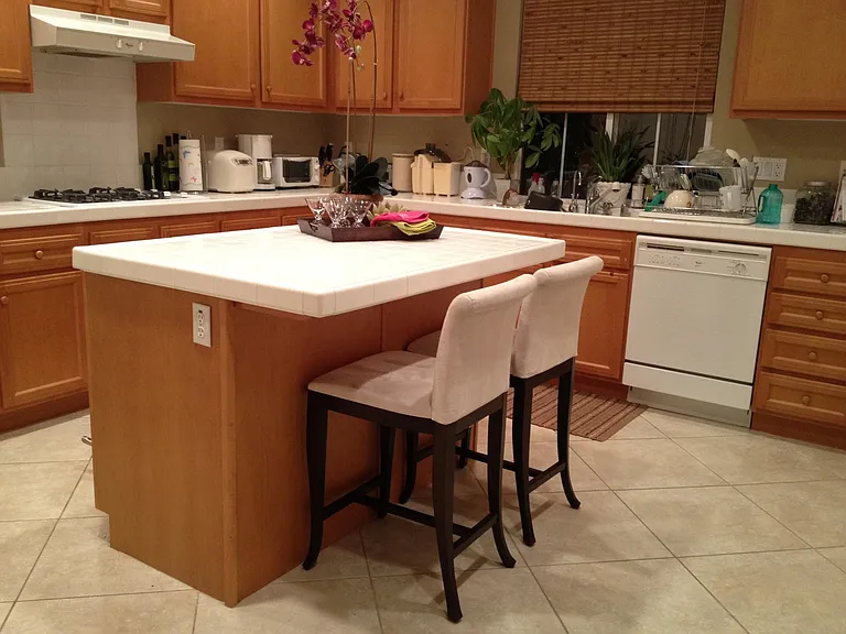 Kitchen with island