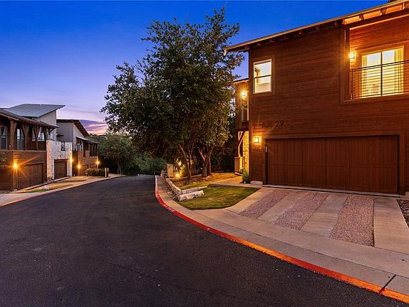 Townhouse another Front view