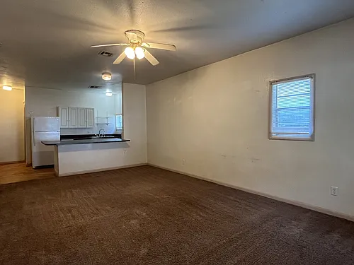 202 S Lowry St Photo 1