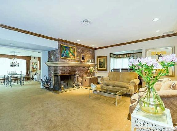 5th image of 230 Willard Dr