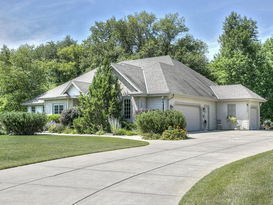 1st image of 337 Wood Side Ct