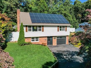 184 Mill Dam Rd, Centerport, NY 11721