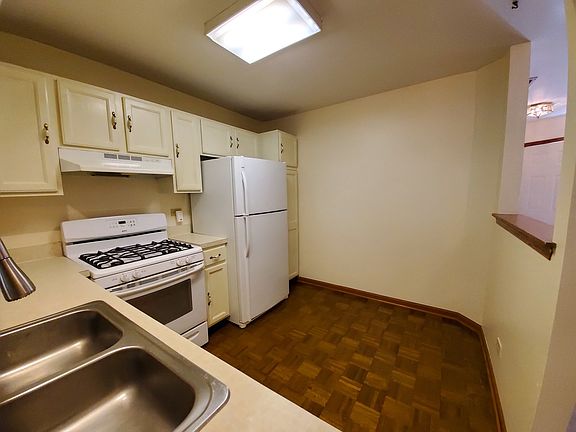 4th image of 1138 Harbor Ct