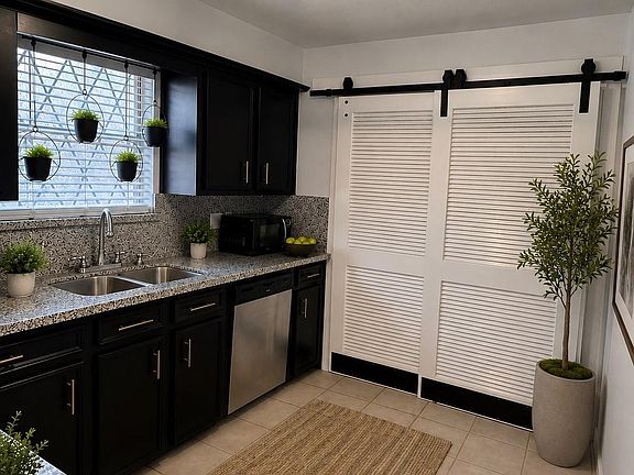2nd image of 18 Barcelona Ct