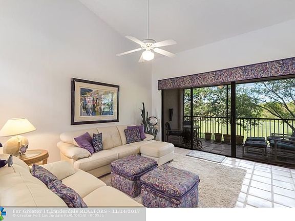 Charming Grand Palms Condo With A Fabulous Price & View.